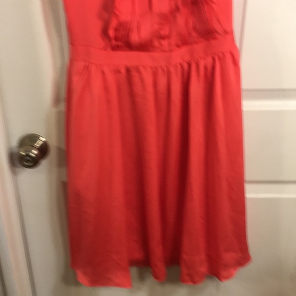 Banana Republic ruffle dress - Picture 4 of 7